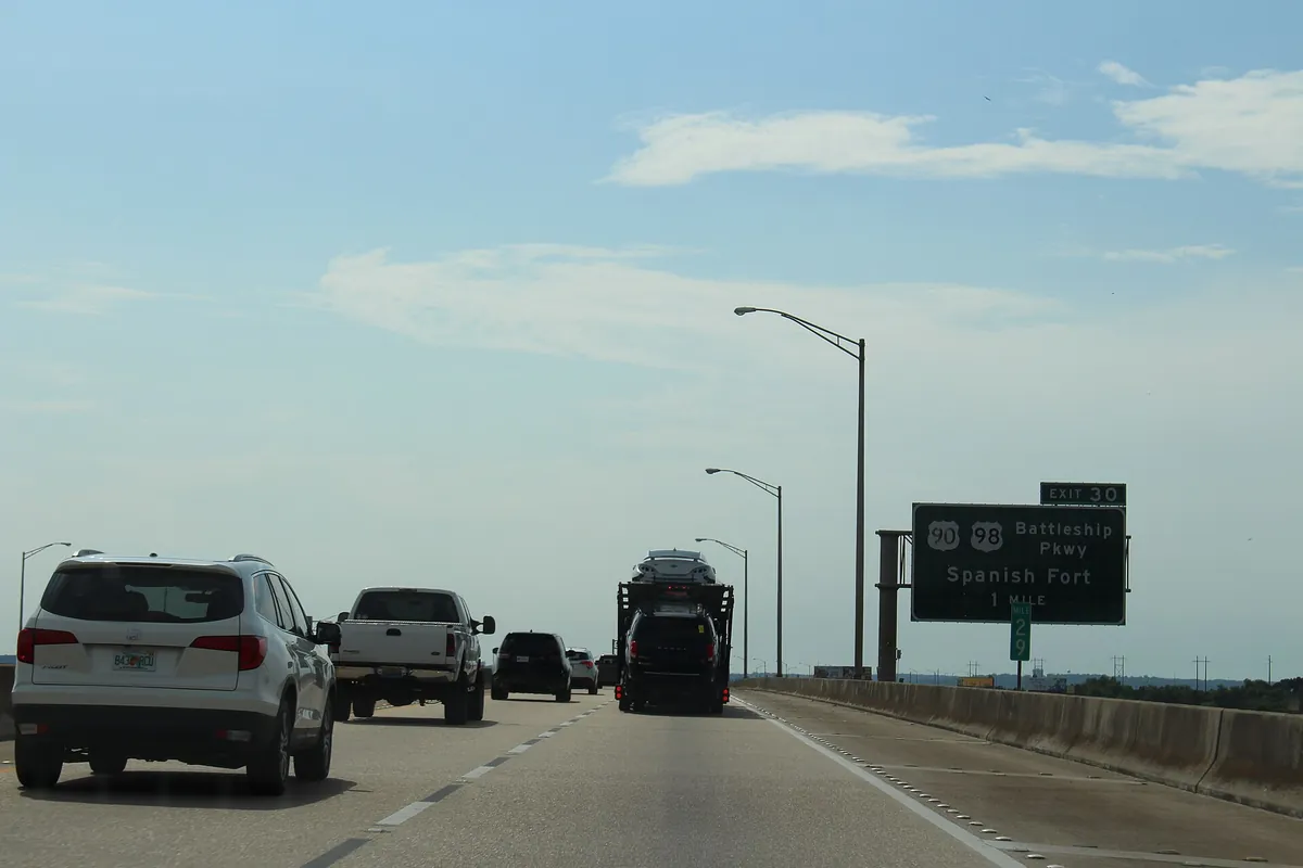 Interstate 10 approaching the Spanish Fort exit in Alabama